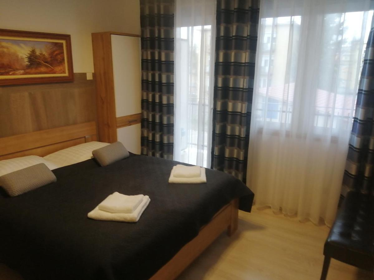 Bed and Breakfast Filsdeger Royal Panzió Exterior foto
